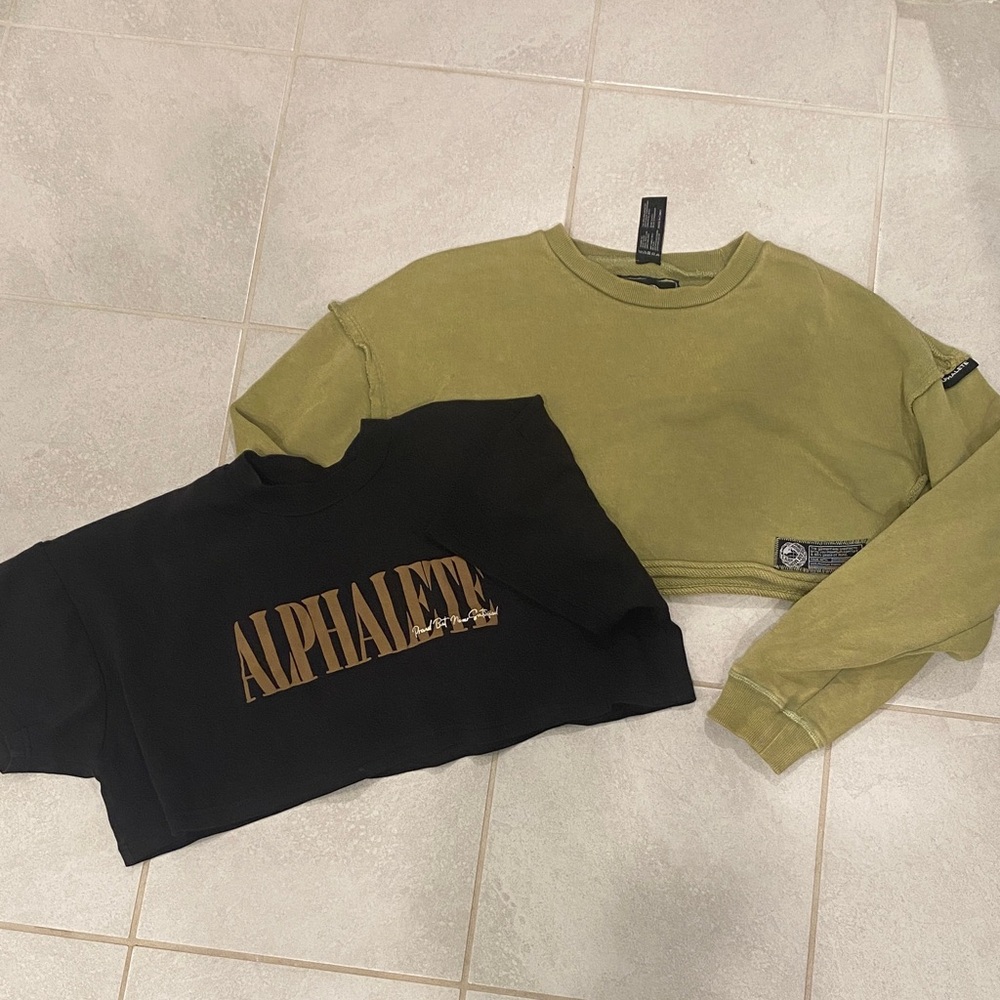Alphalete bundle Black Logo Crop Tee & Olive Green Crew terry cotton  Sweatshirt